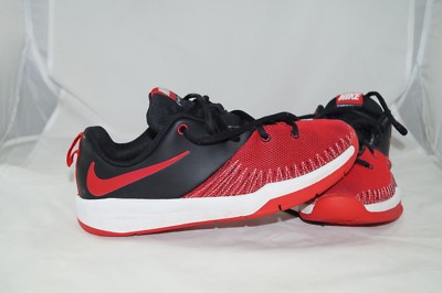 Nike Team Hustle D7 (GS) Sportschuhe 38,5 - 38 / US 6Y  / UK 5,5Turnschuhe