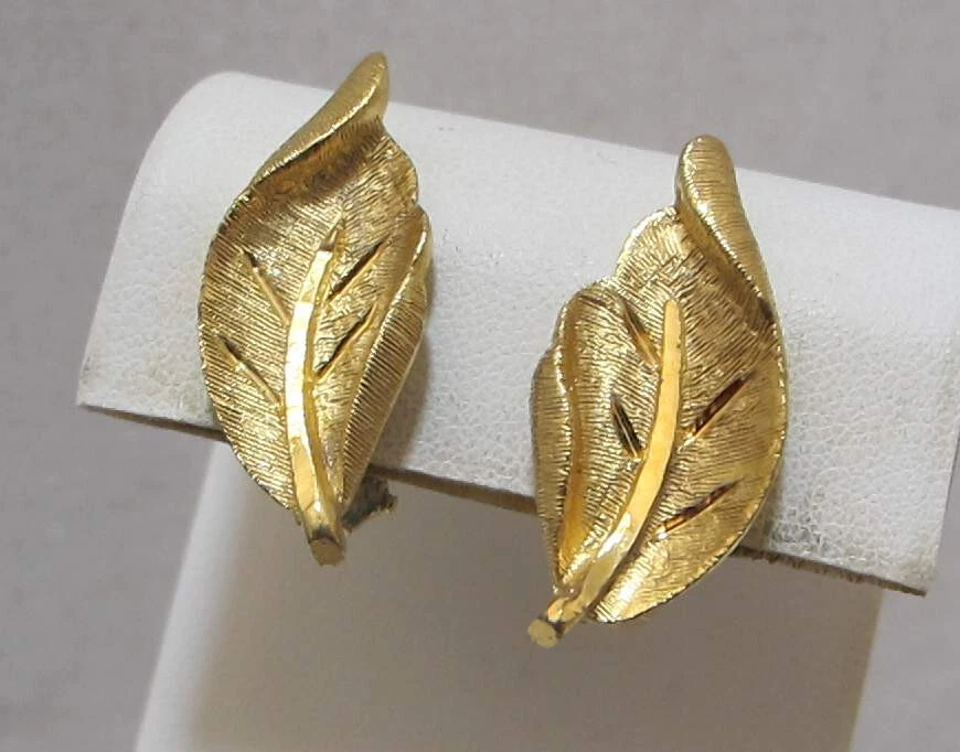 Bsk leaf best sale earrings