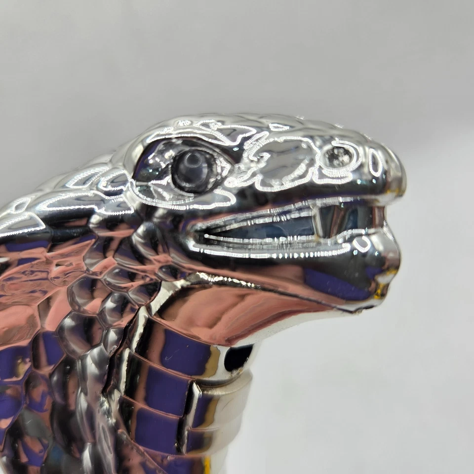 SNAKE / COBRA HEAD - GEAR SHIFT KNOB RED EYES LIGHT UP - AUTOMOTIVE Foto 2 de 4