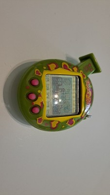 Tamagotchi Bandai Connection V5 Familitchi Green Hearts Exclusive English Tested