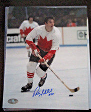 PETE MAHOVLICH SIGNED 8X10 GLOSSY PHOTO 1972 TEAM CANADA SUMMIT SERIES (A)