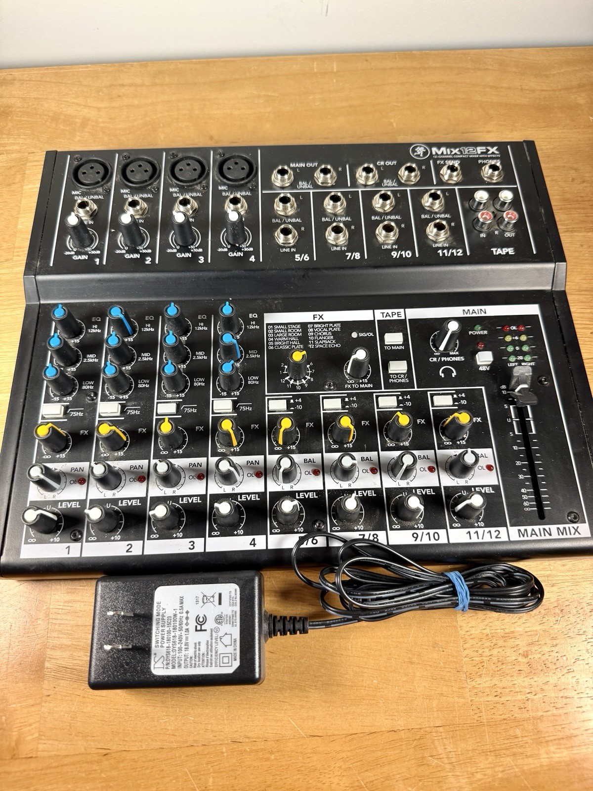 MACKIE PRODUCTS MIX12FX