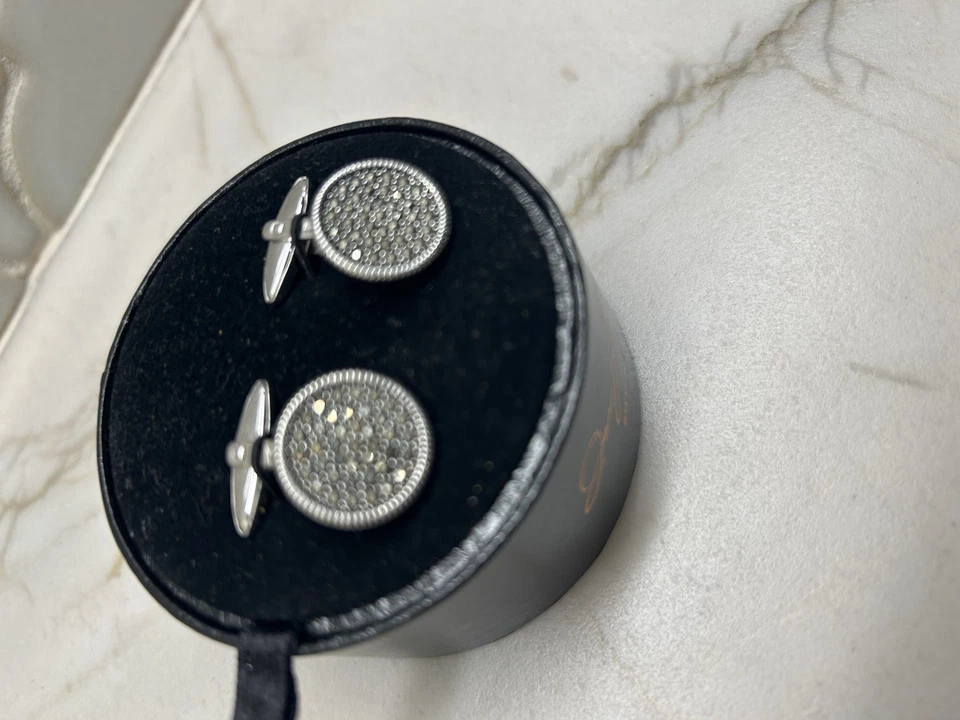 Nuevos gemelos Jan Leslie redondos de marcasita esterlina, gris nunca usados. Precio de venta sugerido por el fabricante $695! Foto 3 de 4