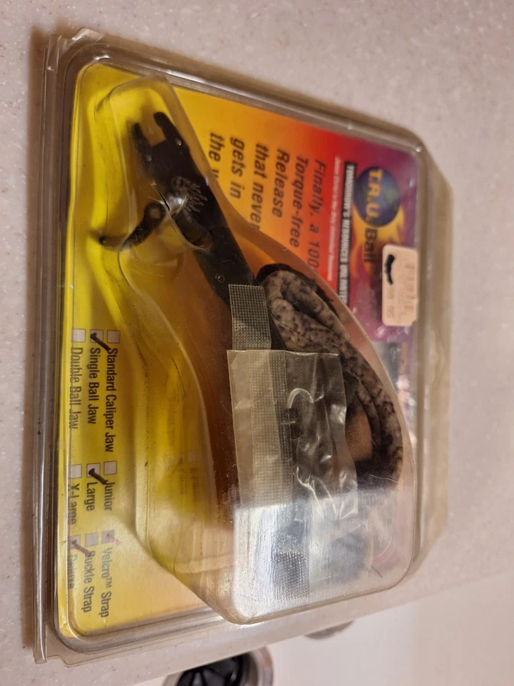 T.R.U. Ball archery Bow release w/ Camo strap - Image 2 of 3