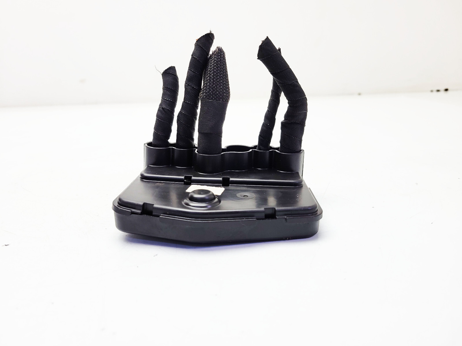 Volkswagen Golf VIII 2020 Positive Battery B Terminal Point 