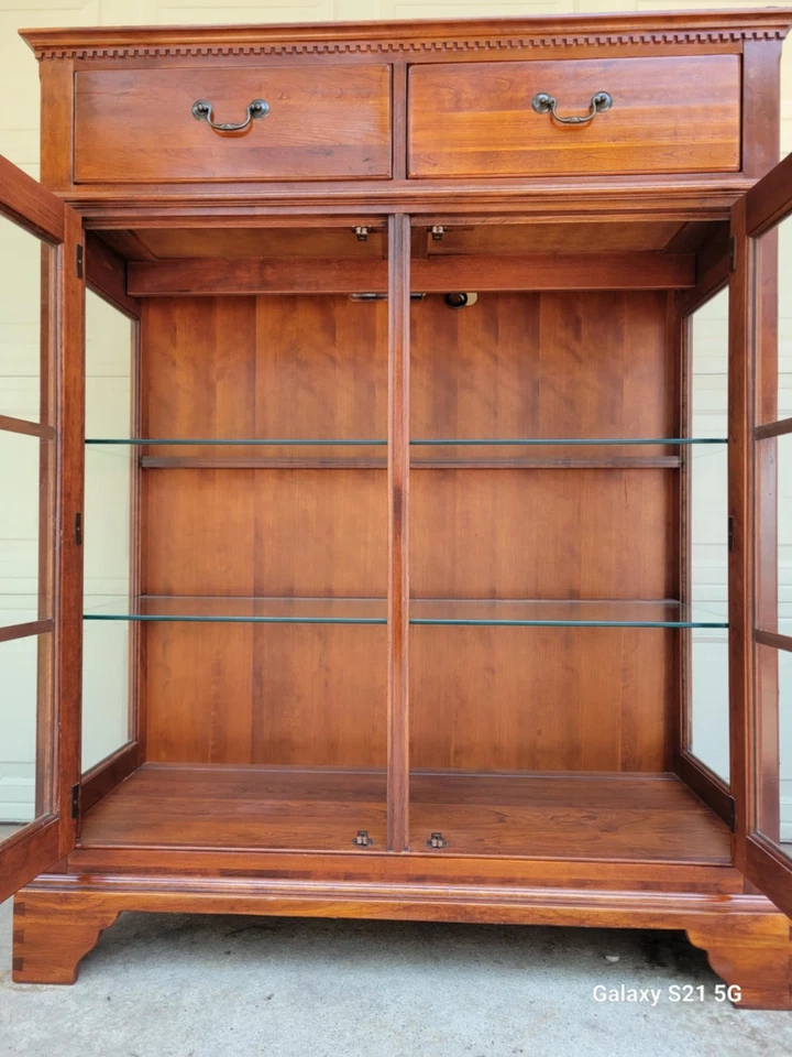 VITRINA BOB TIMBERLAKE LEXINGTON MUEBLES CEREZO Foto 2 de 4