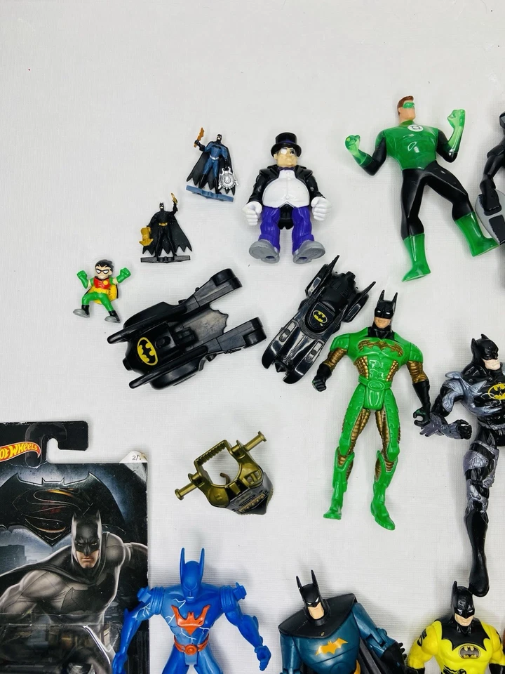 Vintage 1990s Kenner Batman Action Figures Lot  1989 Batmobile Superhero’s - Image 4 of 4