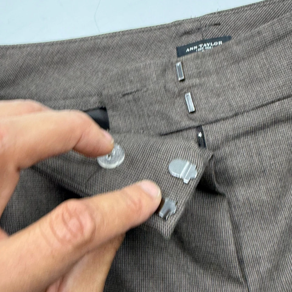 Calça social Ann Taylor feminina curvilínea 12 marrom texturizado mistura de poliéster reta - Imagem 3 de 4