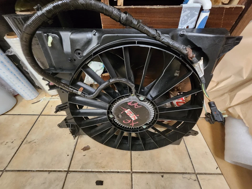 2009 2010 JAGUAR XF V8 4.2 COOLING FAN - Image 2 of 3