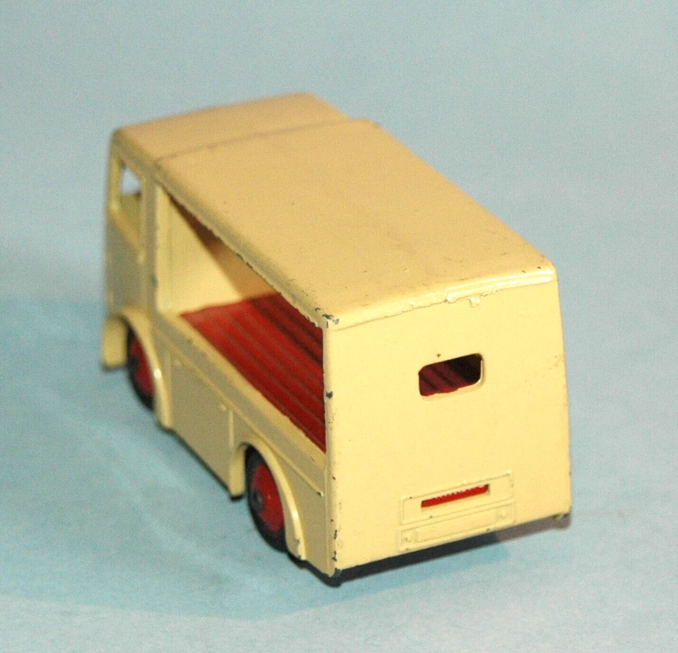 Original Dinky Toys Meccano England 30V N C B Electric Delivery Van 1949 cream - Image 3 of 4