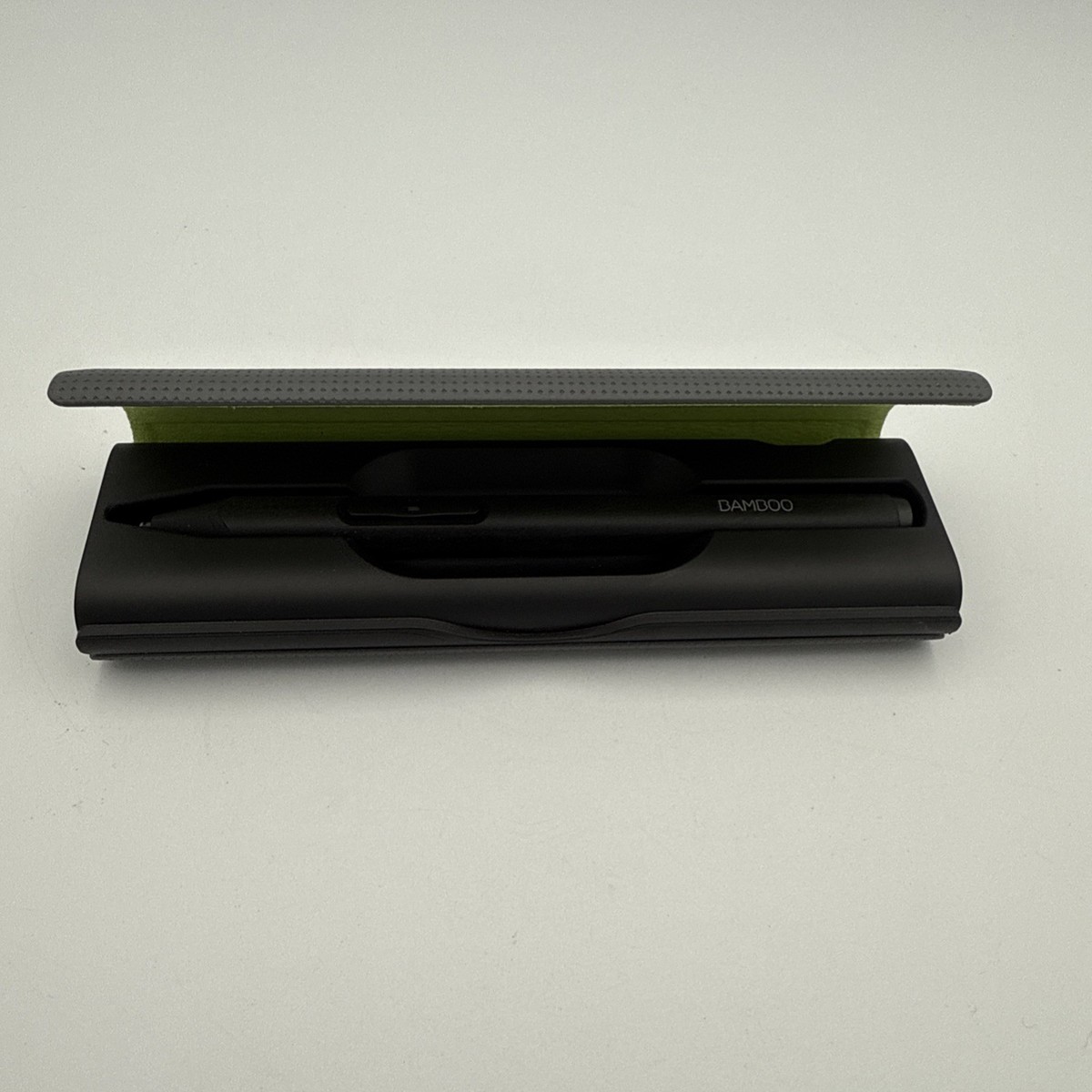 Wacom スタイラスペン　bamboo sketch CS610PK Wacom Bamboo Sketch Stylus for iPhone and iPad - Black for