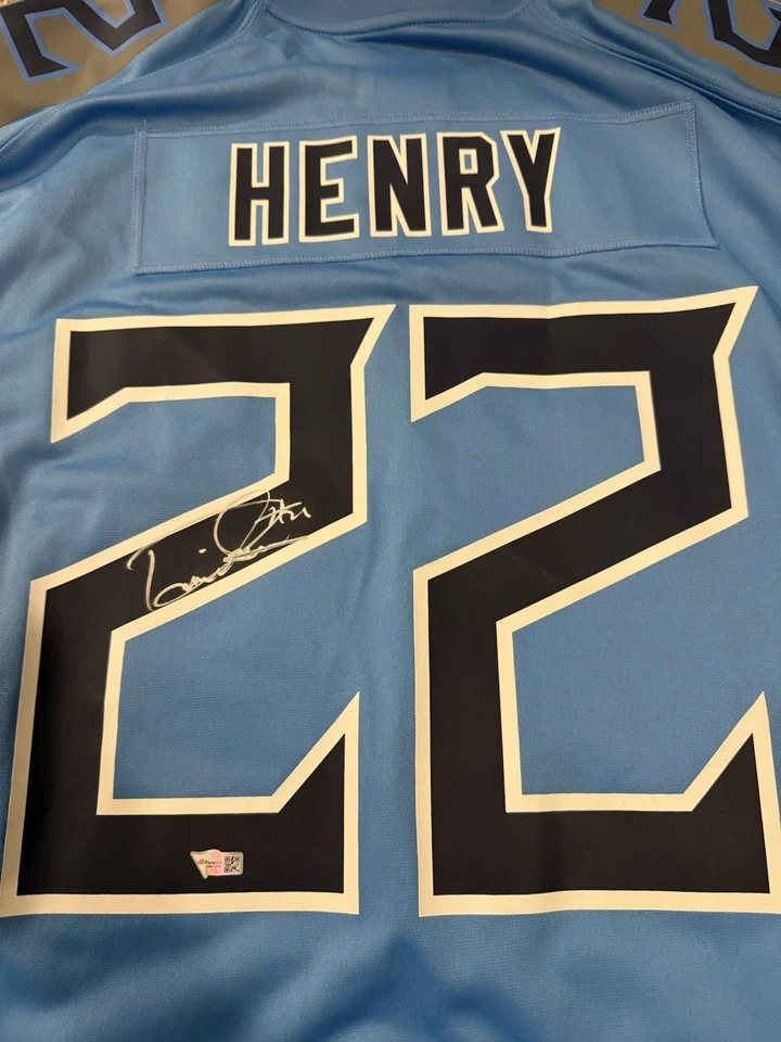 Camiseta Nike firmada por Derrick Henry ¡con certificado de autenticidad de los fanáticos! Foto 2 de 3