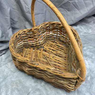 Valentines 12''  HEART Weaved BREAD BASKET 12'' Wicker Wooden Woven Tray Natural 