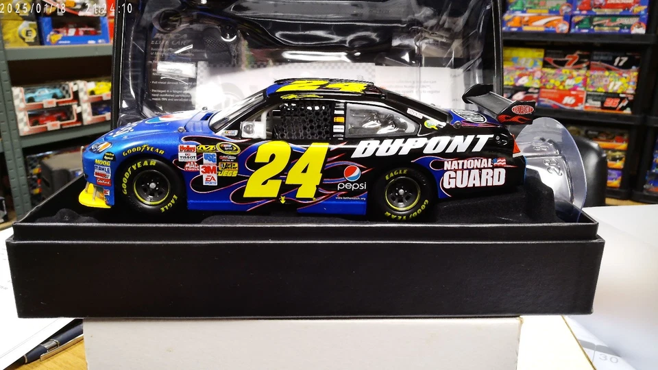 Jeff Gordon #24 Pepsi 2009 Impala SS Elite 1 of 400 1:24 #43 OF 400 - Image 2 of 4