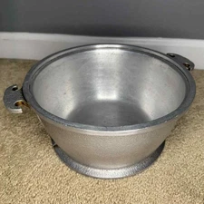 Vintage Guardian Service Hammered Cast Aluminum Round Casserole Pot 8" No Lid