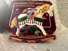 TRAIL OF PAINTED PONIES HOLIIDAY ORNAMENT W/TIN  NOEL  BRAND NEW