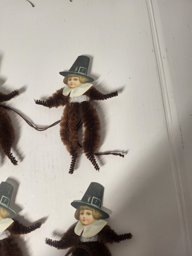 Reproduction Pipe cleaner Pilgrim Thanksgiving (6) Ornaments - Picture 5 of 9