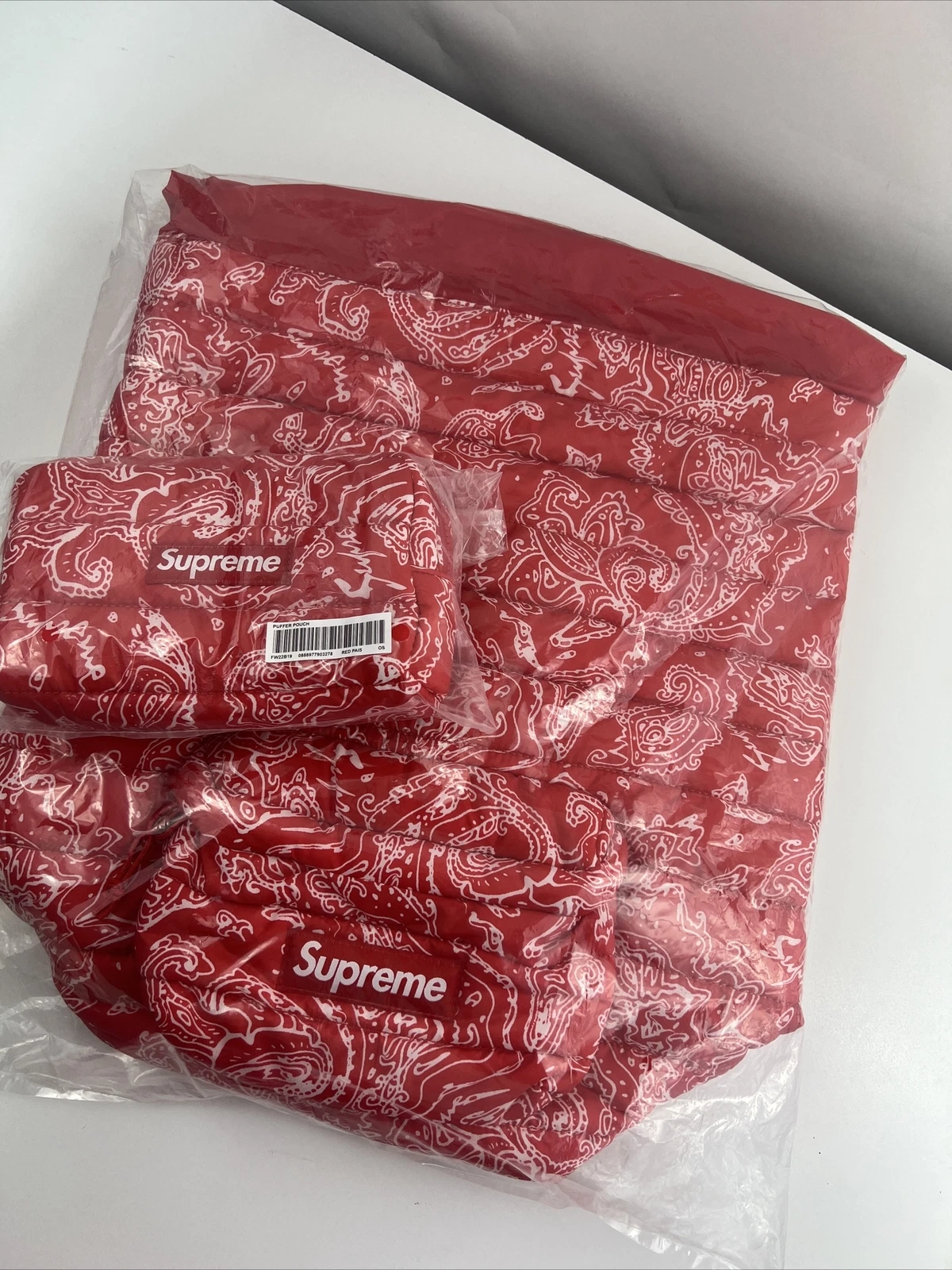 Ensemble pochette à dos Supreme Puffer rouge Paisley FW22 neuf LIVRAISON RAPIDE