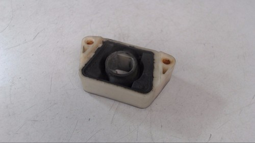 Halter Halterung Haltegummi Kühler Links 5J0121367 Skoda Fabia 1.4 TDI PD DPF Bj