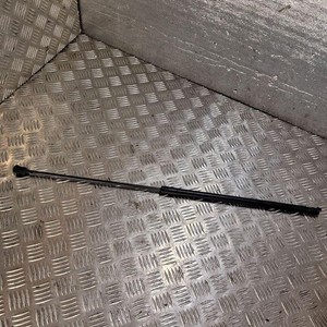 VW PASSAT B6 3C2 Vordere linke Motorhaubendämpfer 3C0823359A 2.00 33837706