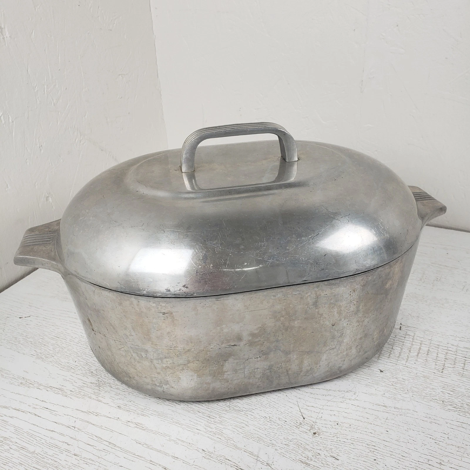 Magnalite Sidney-O 4265-P Oval Roaster with Lid Cast Aluminum 8 Quart Pot