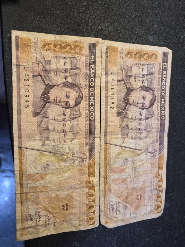 Lot of 2: 1987 Mexico Paper Money 5000 Pesos Cadets Heroes Mexican Banknote