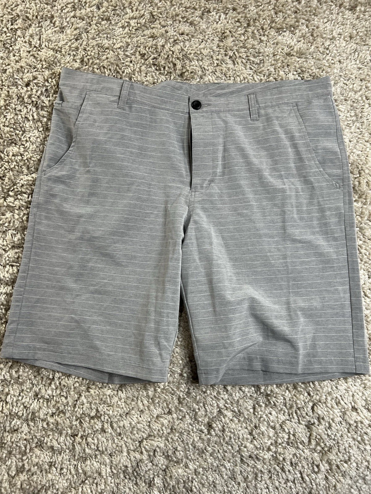 Columbia PFG Men's Shorts, Stretch, Gray With Pin Stripe, UPF 50, Size 38, NEW