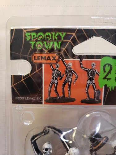 NUEVOS ACCESORIOS DE PORCELANA LEMAX SPOOKY TOWN 2021 ""3 ESQUELETOS DANZANDO - Imagen 2 de 12