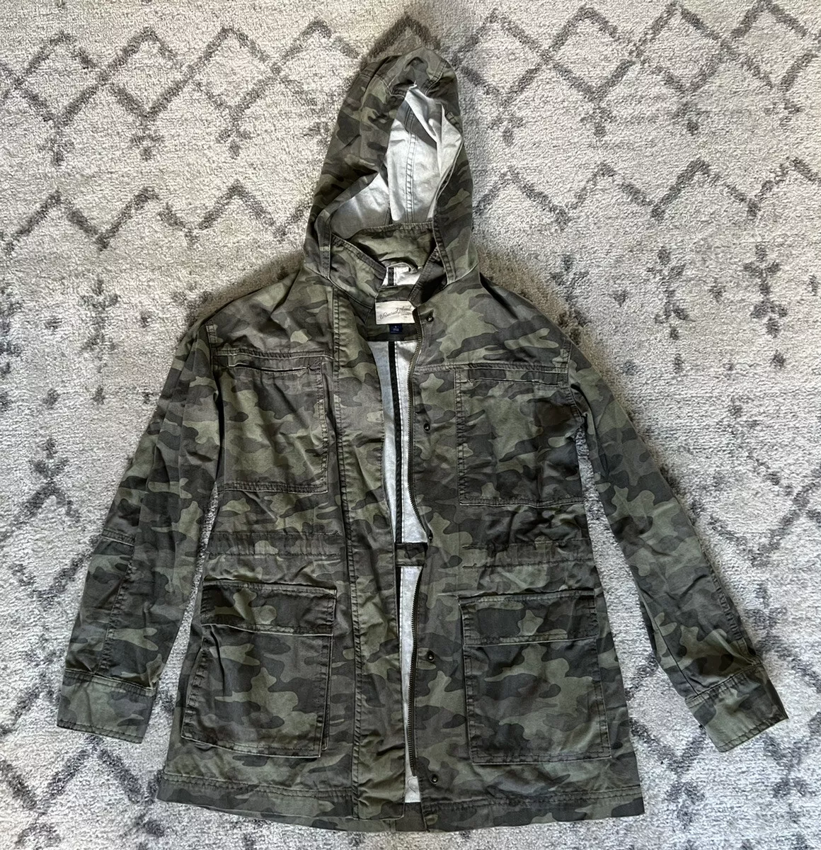 Universal thread sales camo cardigan
