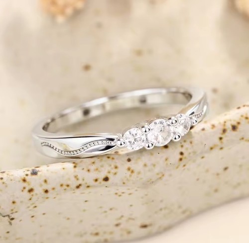 Silver Ring Size L (uk) 925 Sterling Silver with Zirconia Stone