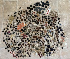 Large Job Lot Vintage Clothing Buttons 1213g Sewing Crafts Over 1kg+