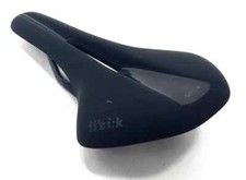 Fizik Antares R1 sella aperta carbonio binario intrecciato LGE 153x275mm 190g caratteristica ICF