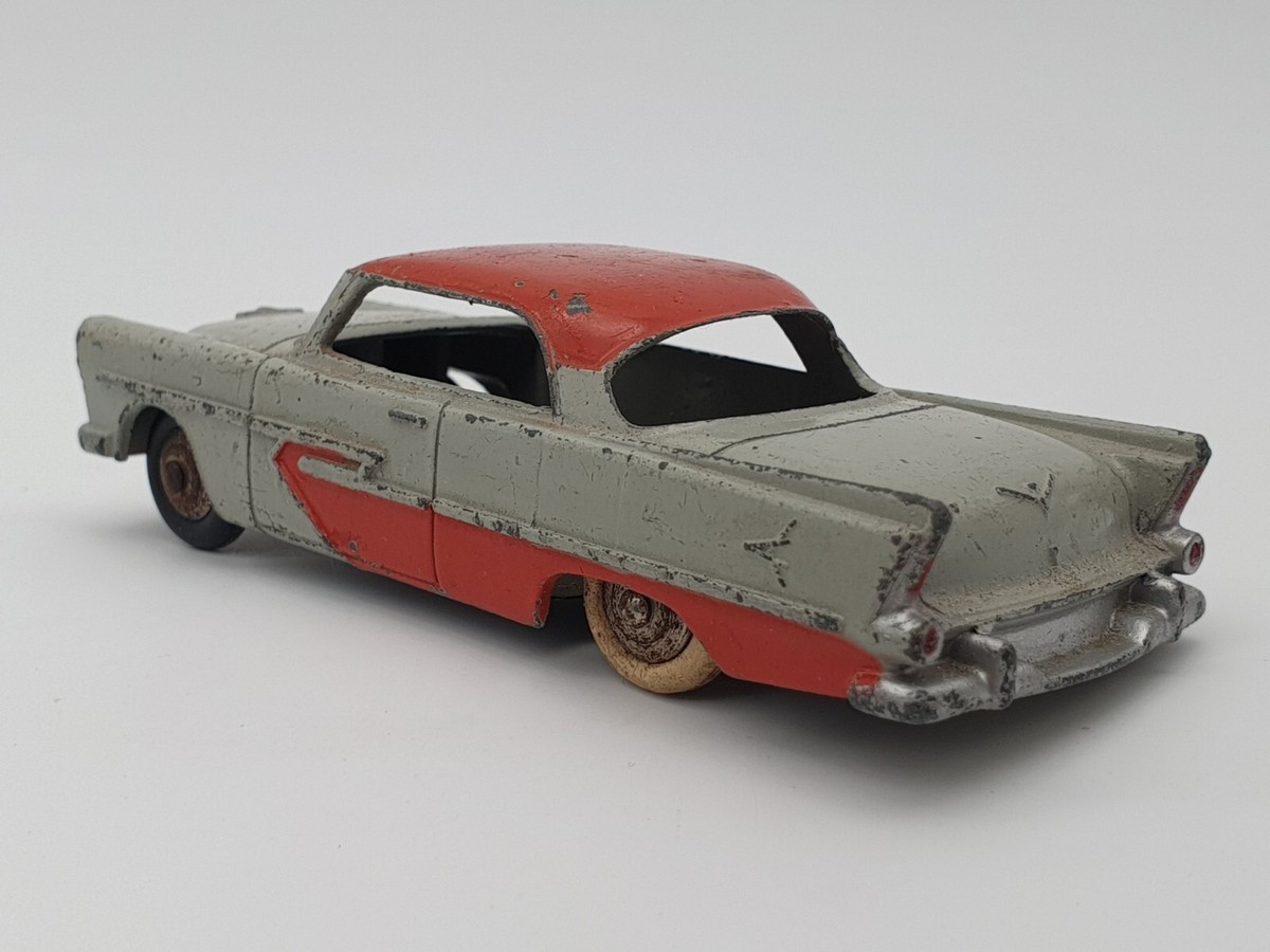 PLYMOUTH BELVEDERE de DINKY TOYS FRANCE ref