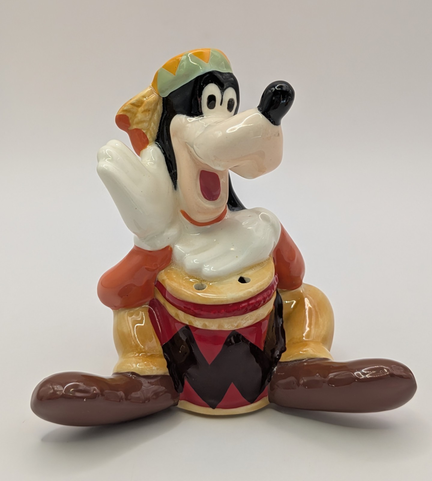Enesco Disney Indian Native American  Goofy Salt & Pepper Shakers Set Mickey&Co