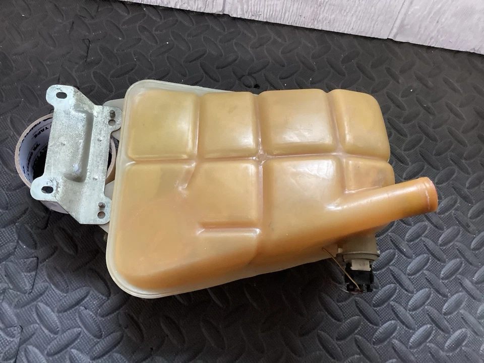 Botella depósito refrigerante OEM 1986-91 Mercedes-Benz W126 300SE 560SEL 1265001549 Foto 4 de 4