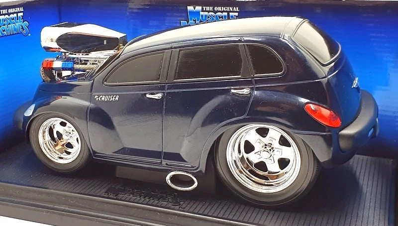 Muscle Machines 1/18 Scale Model Car 18542 - 2000 Chrysler PT Cruiser - Purple - Image 2 of 4