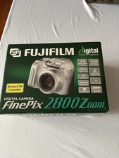 Fujifilm Finepix 2800 Zoom Digital Camera 2.1 MP with Box. Hand Strap. Manuals