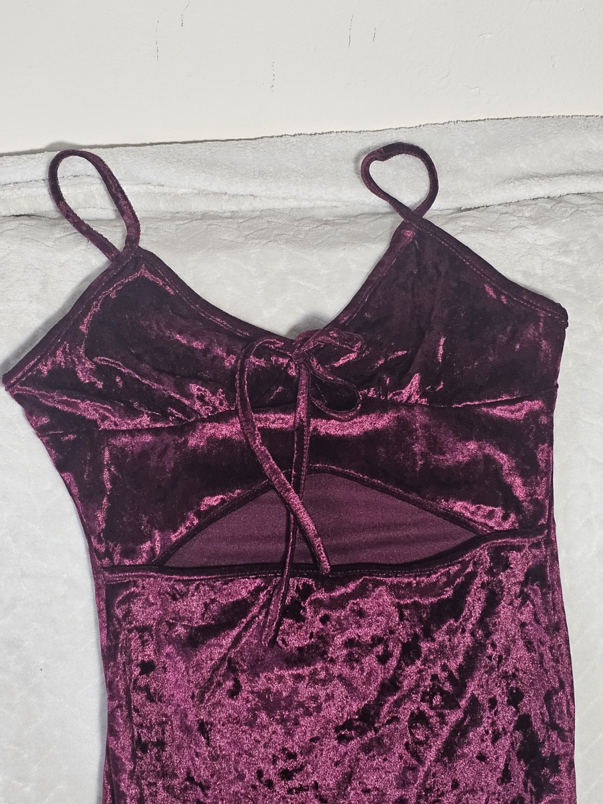 Maroon Solid Velvet Drawstring Ruched Cut Out Dre… - image 2