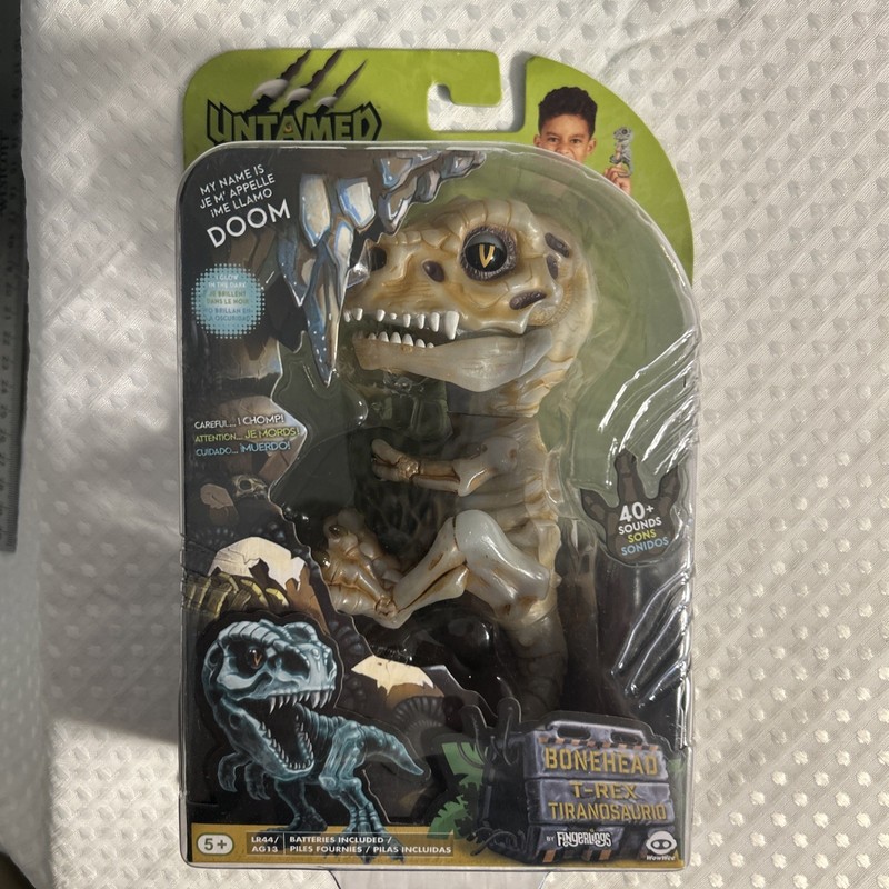 WowWee Untamed Fingerlings Bonehead T-Rex Doom Glow In The Dark Interactive Toy 