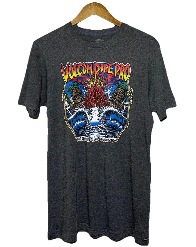 Volcom Pipe Pro North Shore Oahu Hawaii 2016 Shirt Medium NWOT Surf Tee - Image 2 of 4