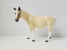 Hagen Renaker Designers Workshop horse figurine Forever Amber Palomino