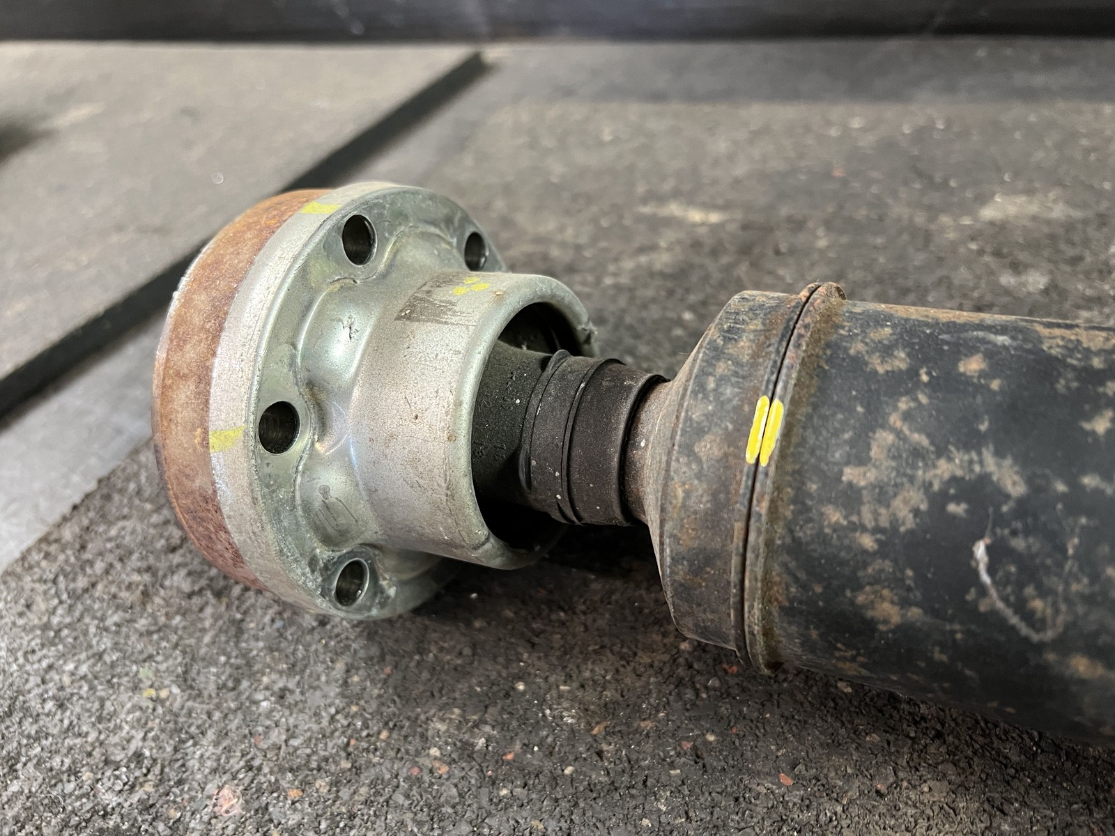 03-10 BENTLEY CONTINENTAL 6.0 REAR DRIVE SHAFT FRW-W:24", RRW-W:23", 3W0521101D