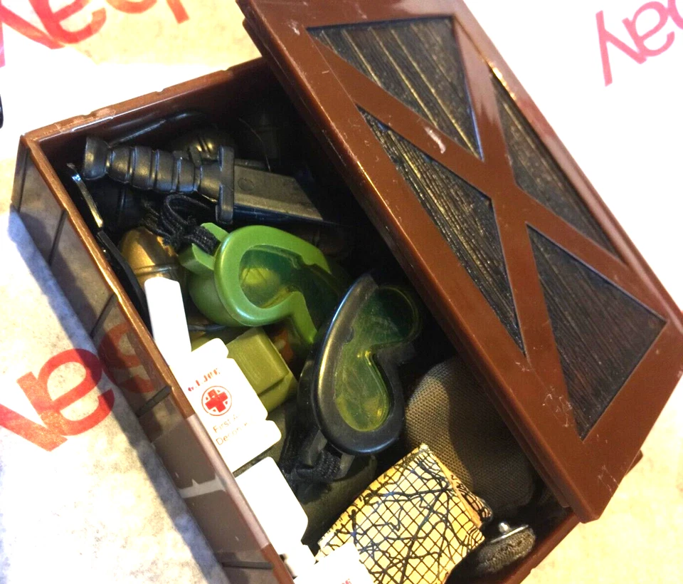 21st Century G.I. Joe Soldados, Capacetes, Armas, Roupas, -Mais de 100 Itens. - Imagem 2 de 4