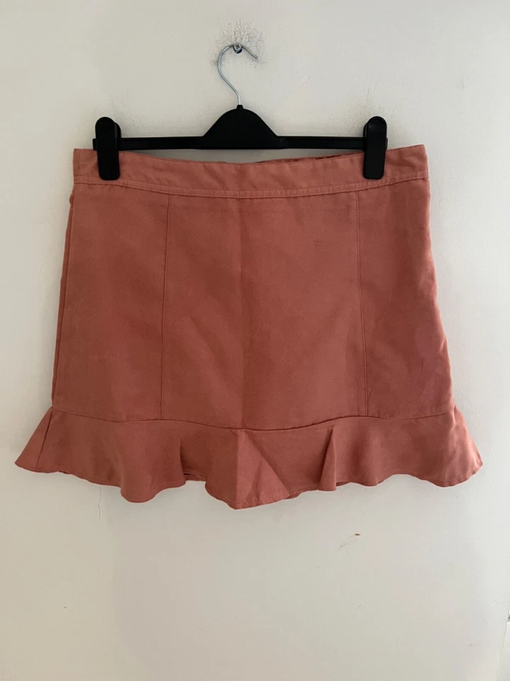NWT H&M UK 18  Velveteen Peplum Hem Short  Skirt - Image 2 of 4