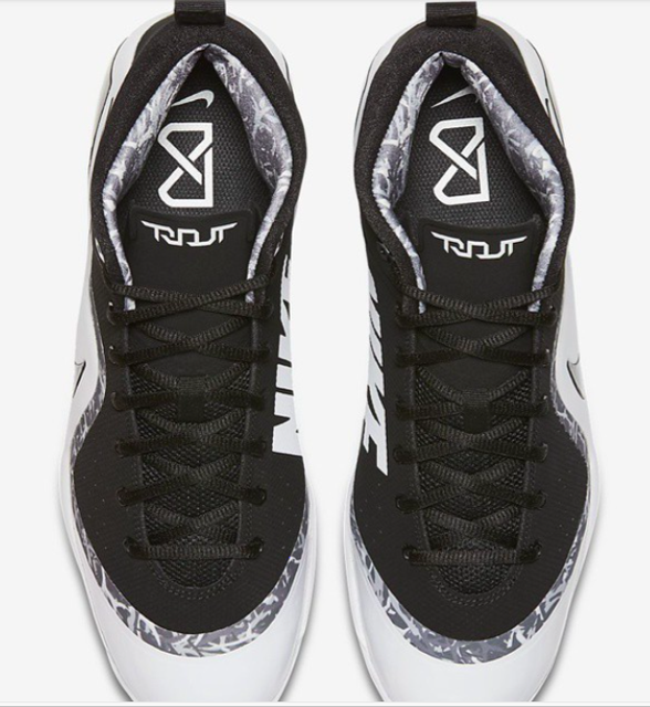 camo nike baseball cleats