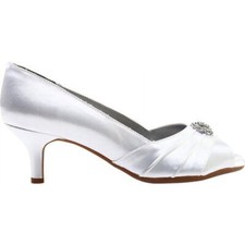 Dyeables Women's Kristin Dress Pump White,9 Wide 