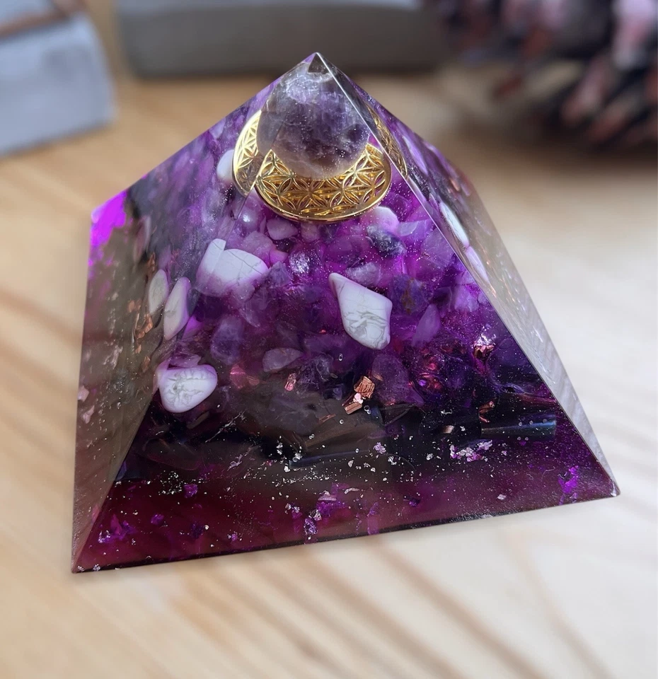 Orgonit Pyramide Bedingungslose Liebe (liebevolle Handarbeit) - Bild 3 von 4