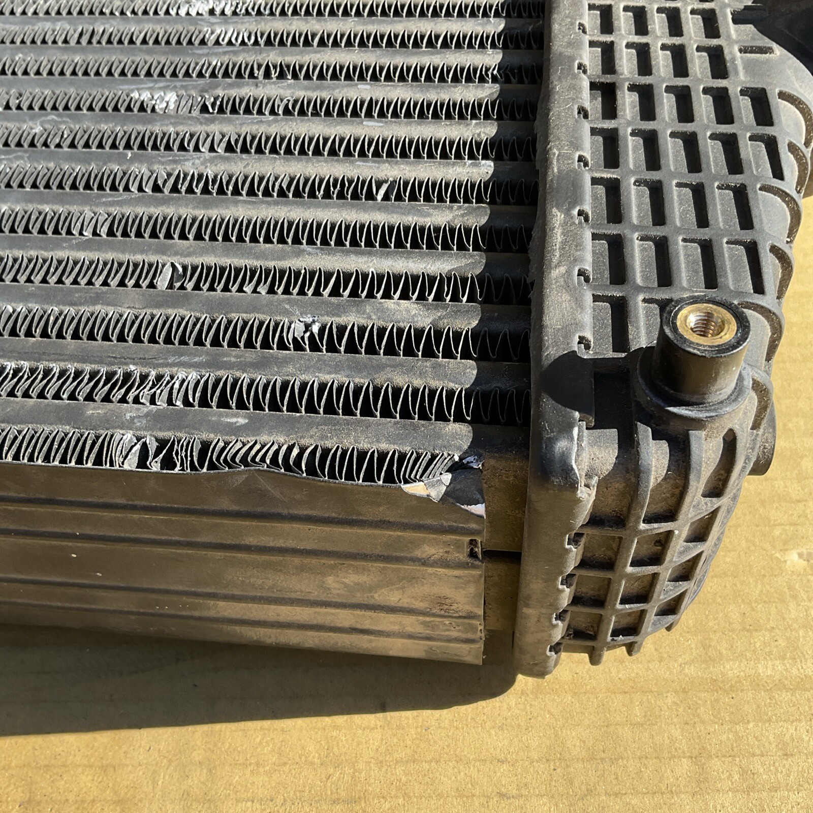14-20 MASERATI GHIBLI/Quattroporte FRONT RIGHT RADIATOR INTERCOOLER OEM670009833