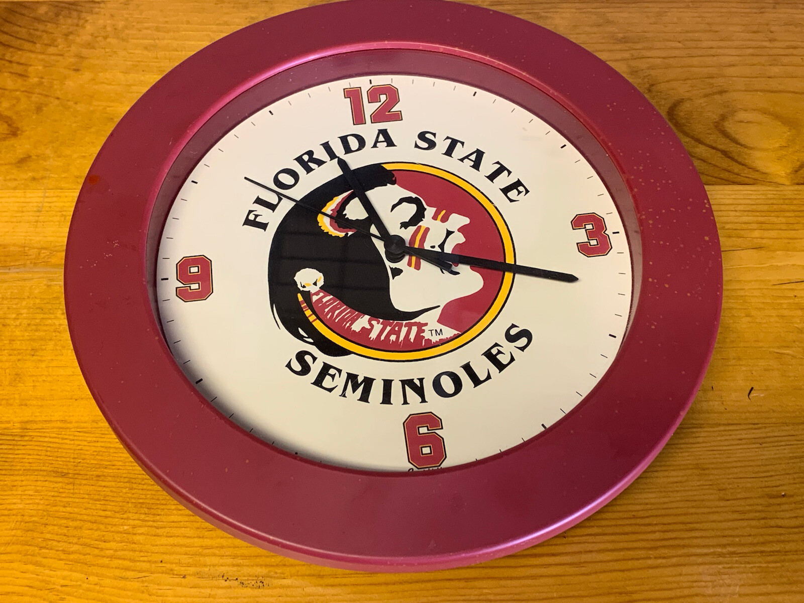 Florida State Seminoles 9&rdquo; Logo Round Wall Clock -Runs On 1 AA Battery