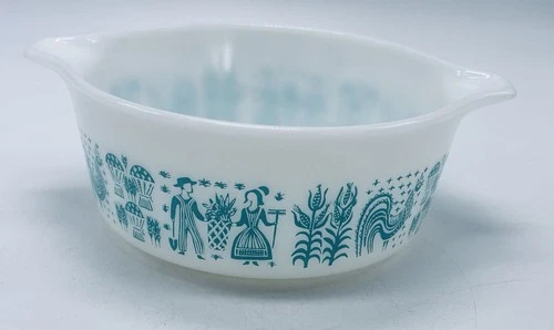 PYREX Amish Butterprint 472 Turquoise 1 1/2 Pt Casserole Dish, No Lid, Vintage